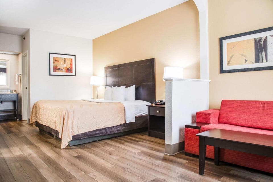 Suite room