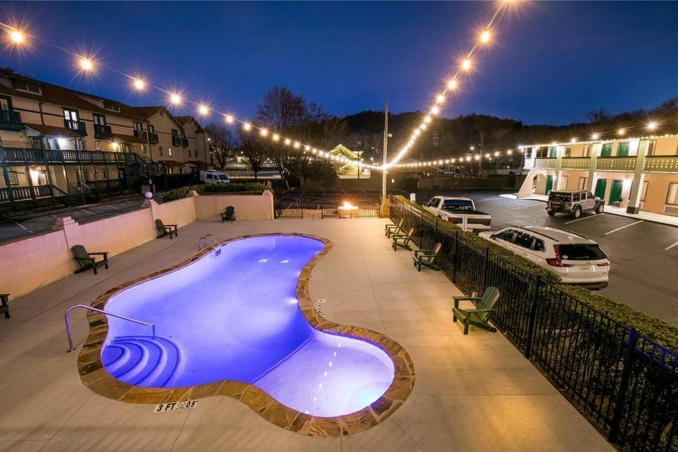 Swimming pool