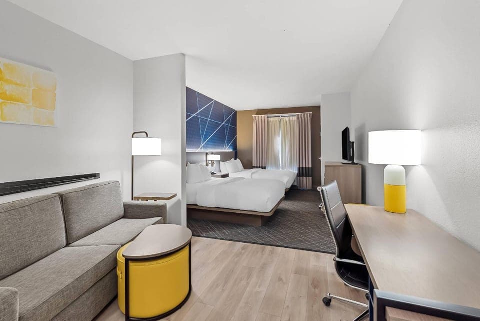 Suite room