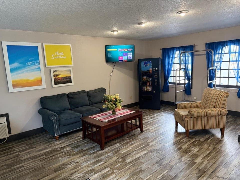 Days Inn by Wyndham Harriman Hotel in Tennessee