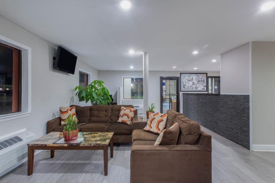 Super 8 By Wyndham Florence Hotel in Florence