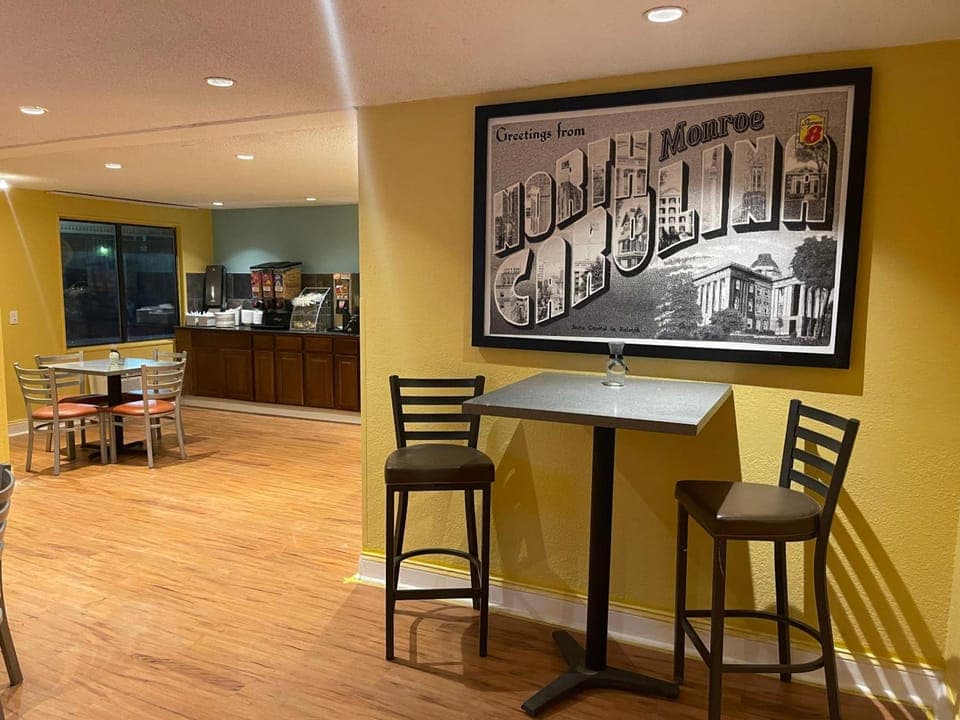 Super 8 By Wyndham Monroe Hotel in South Carolina