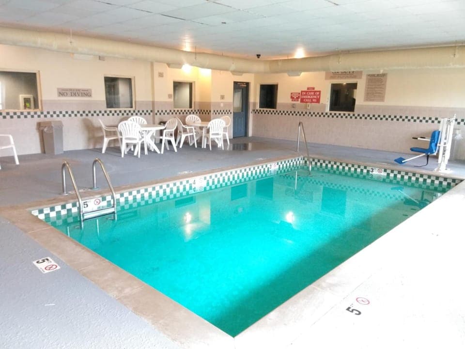 Swimming pool