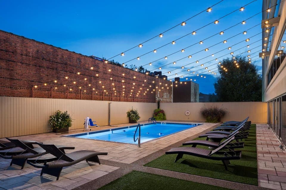 Swimming pool