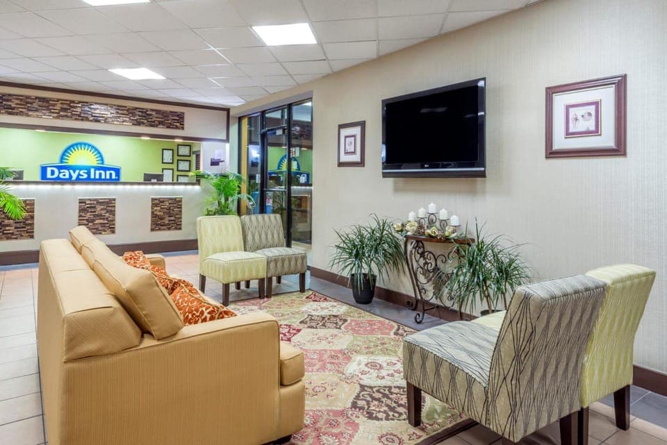 Shared lounge/TV area