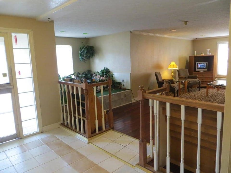 Americourt Hotel and Suites - Elizabethton Motel in Elizabethton