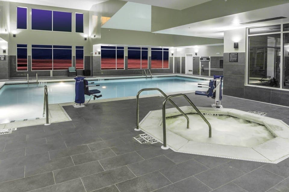 Swimming pool