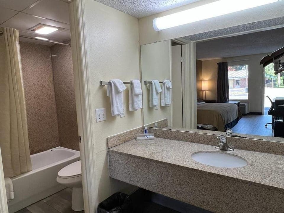 Rodeway Inn Walterboro Hotel in Walterboro