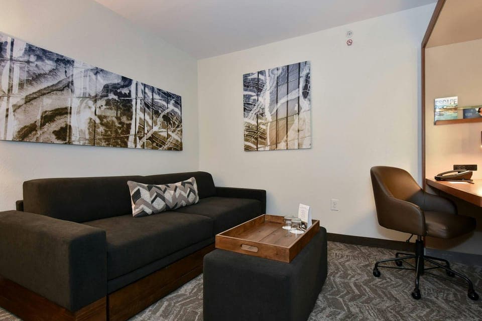 Guestroom