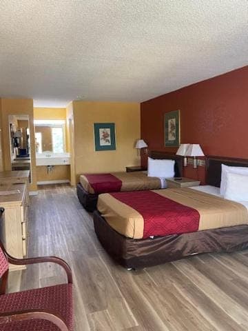 Rodeway Inn & Suites Orangeburg Hotel in Orangeburg