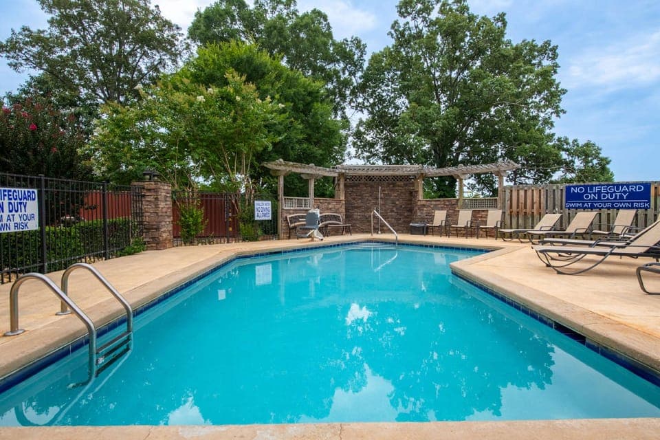 Swimming pool