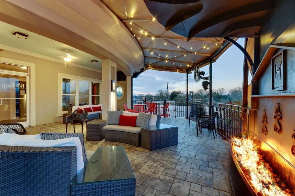 Bar/lounge