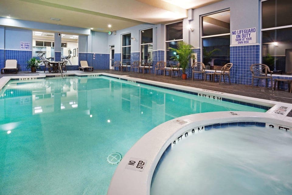 Swimming pool