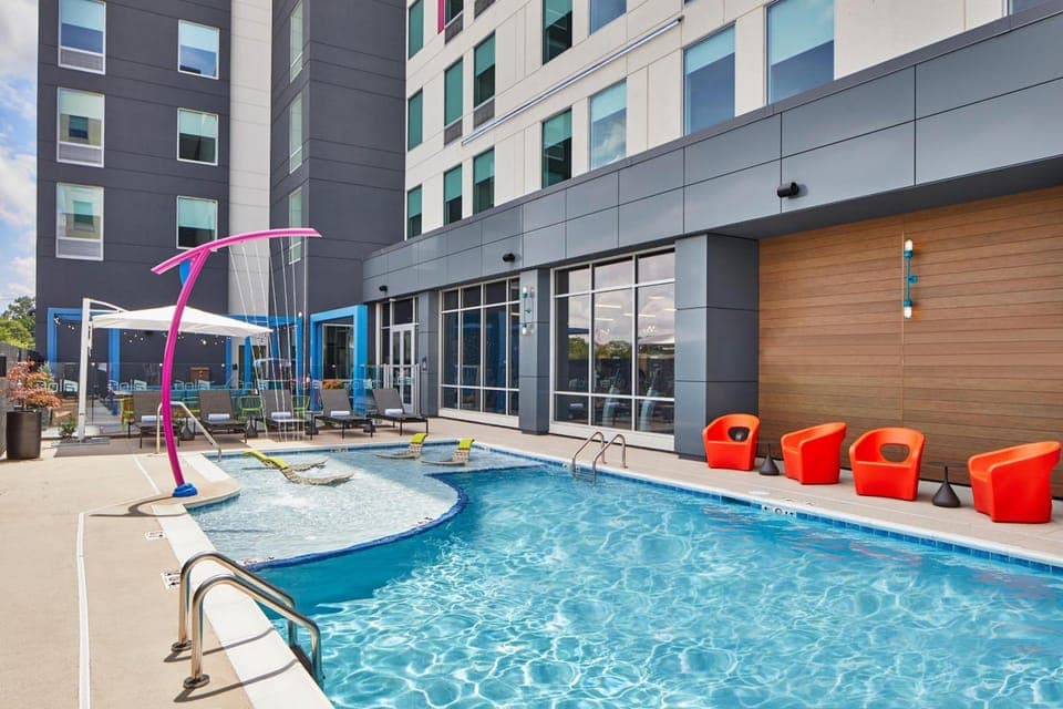 Swimming pool
