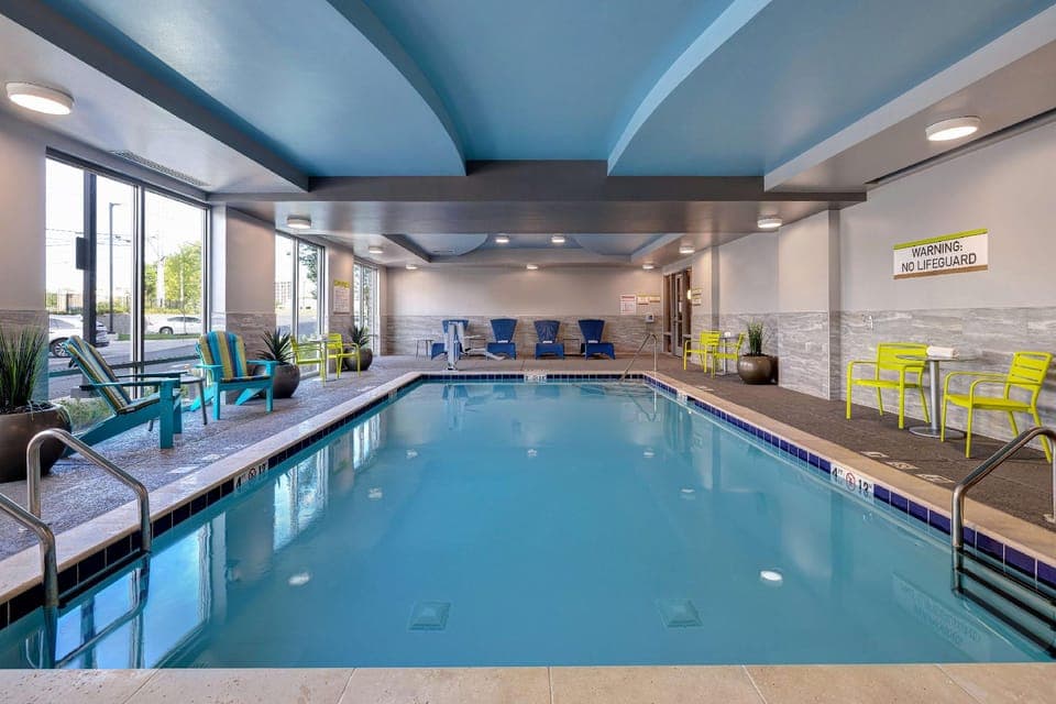 Swimming pool