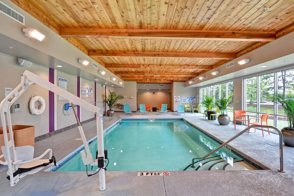 Swimming pool