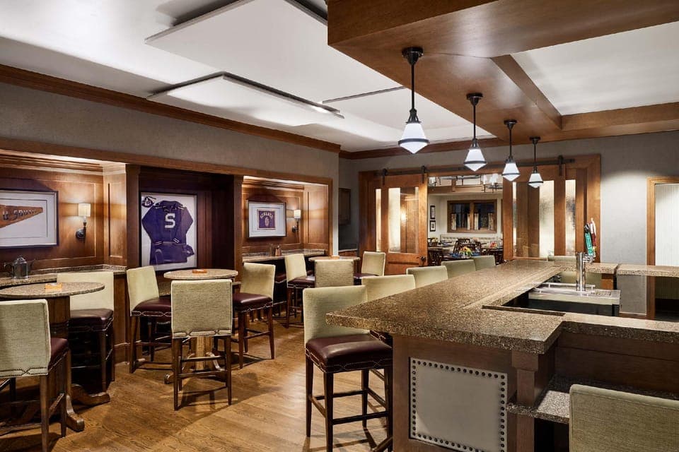 Bar/lounge