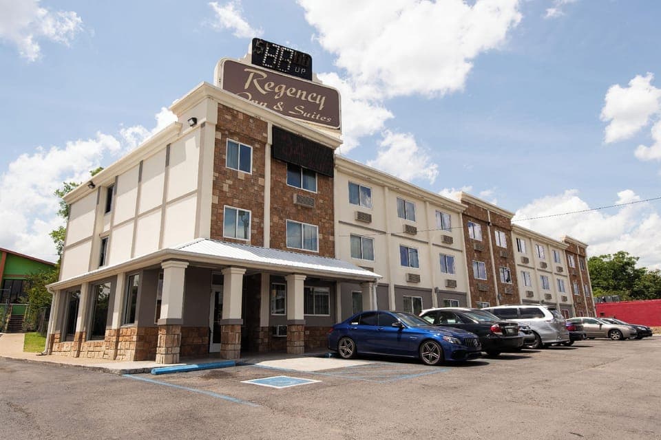 Regency Inn And Suites Resort in East Nashville