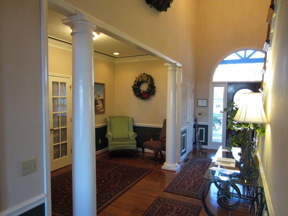 GARDEN INN AT BEE ROCK - BED AND BREAKFAST Inn in Tennessee