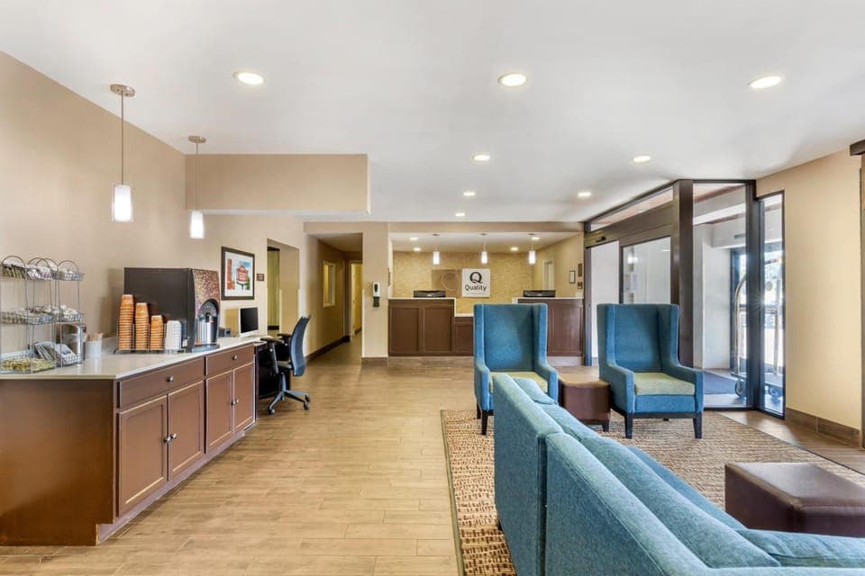 Comfort Inn & Suites Spring Lake - Fayetteville near Fort Bragg Hotel in Fayetteville