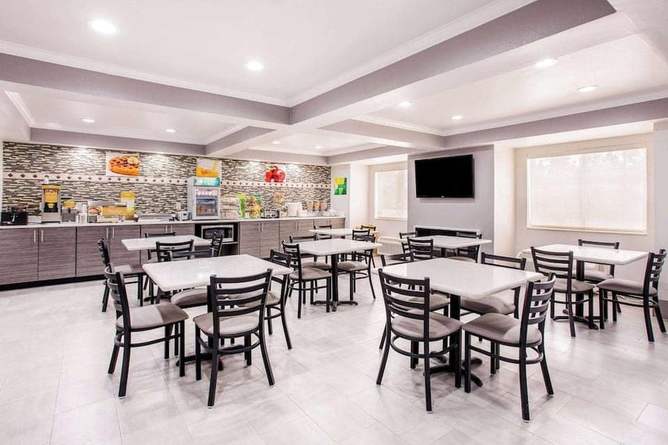 Quail Inn and Suites Hotel in Myrtle Beach
