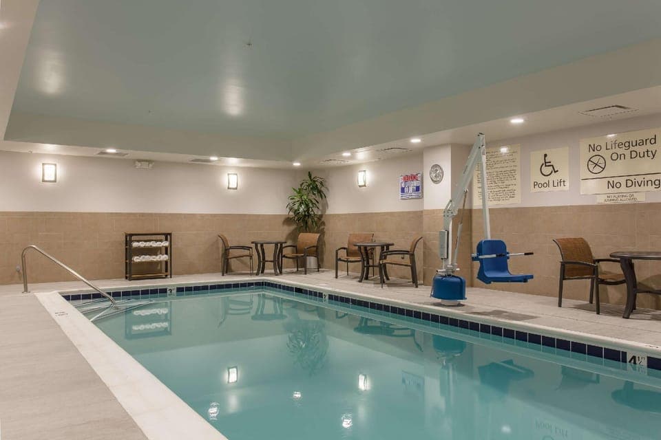 Swimming pool