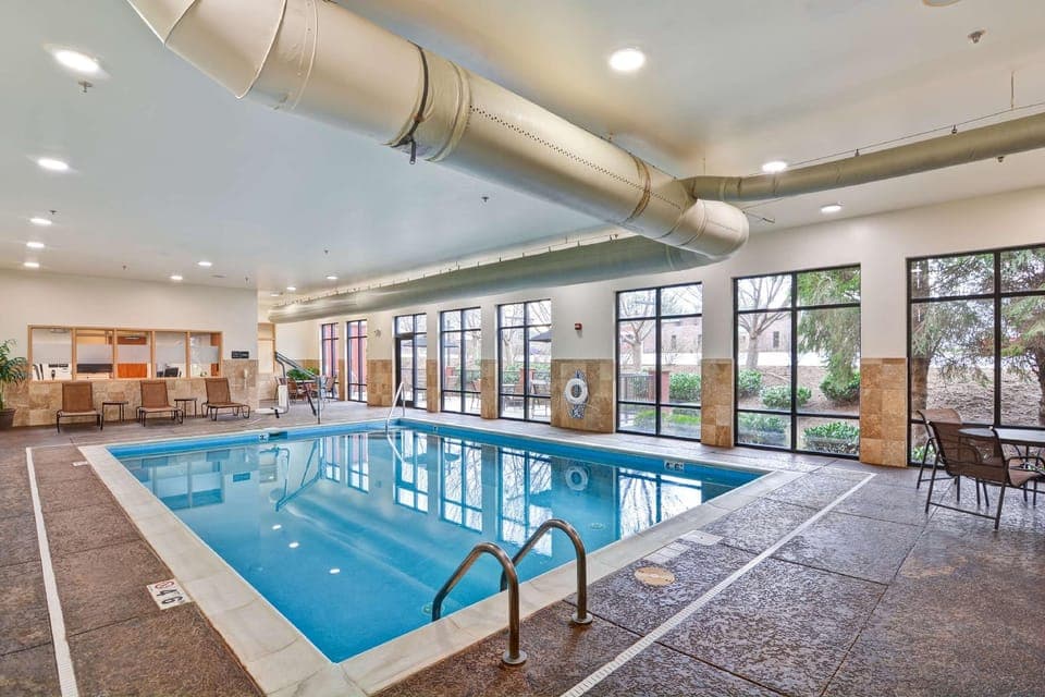 Swimming pool