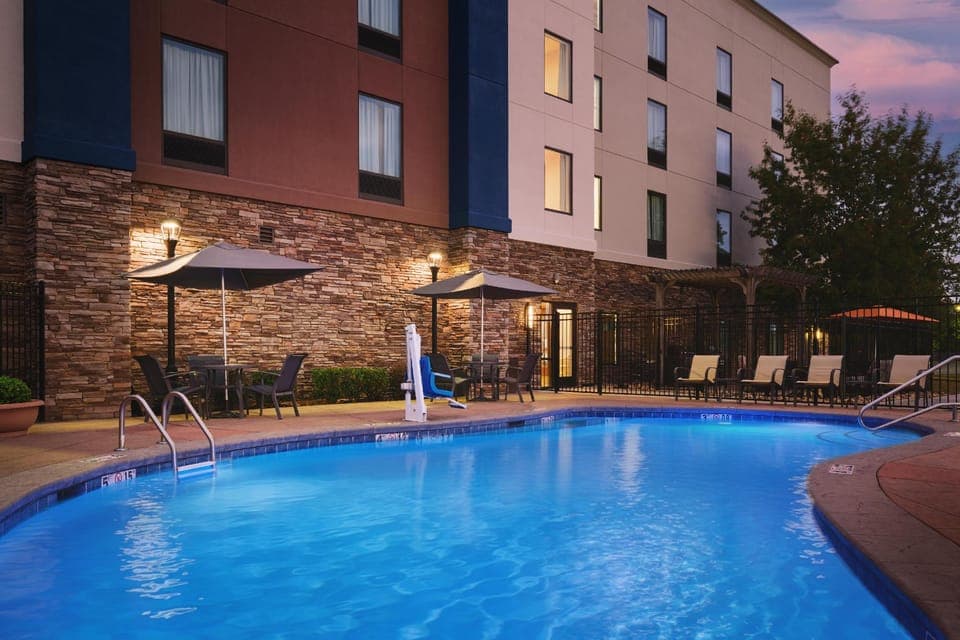 Swimming pool