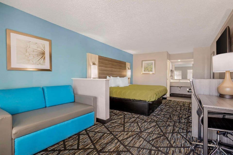 Guestroom