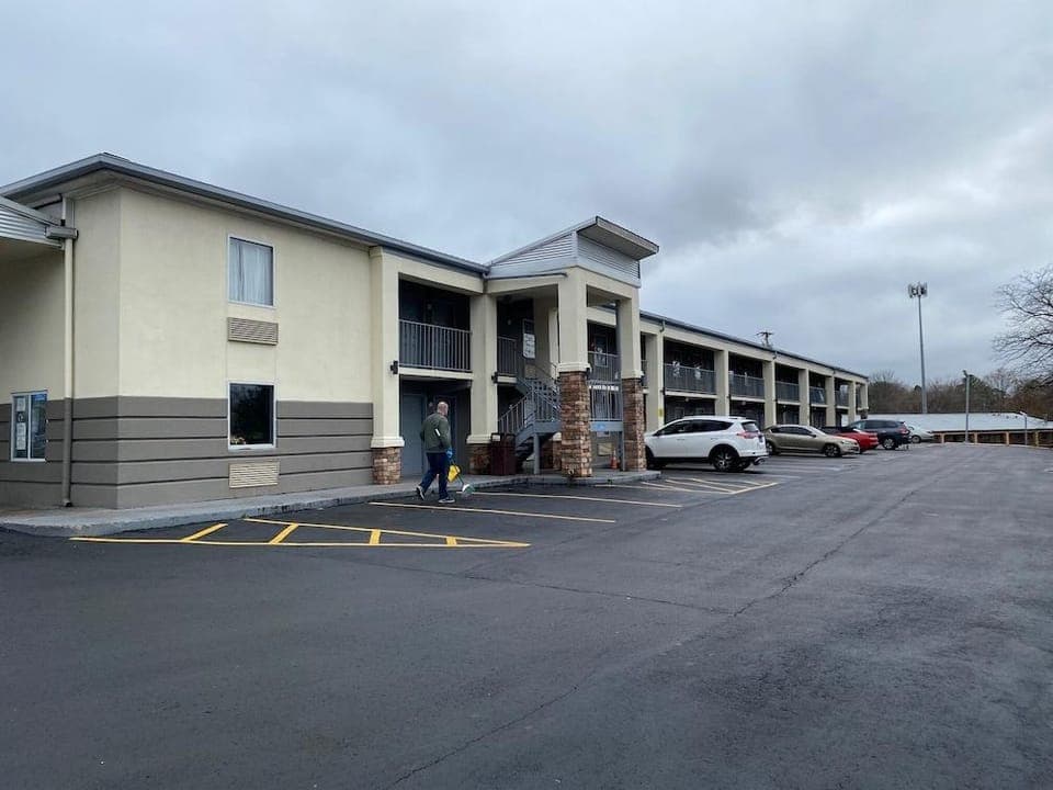 Lotus Inn and Suites Nashville Motel in Hermitage