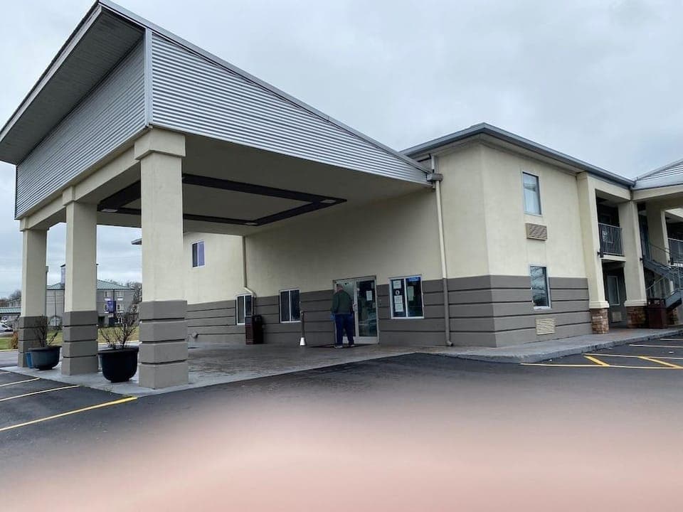 Lotus Inn and Suites Nashville Motel in Hermitage