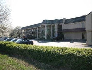 Econo Lodge Inn & Suites Manchester North Hotel in Tennessee