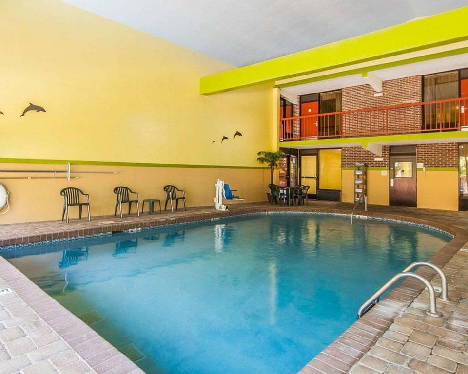 Swimming pool