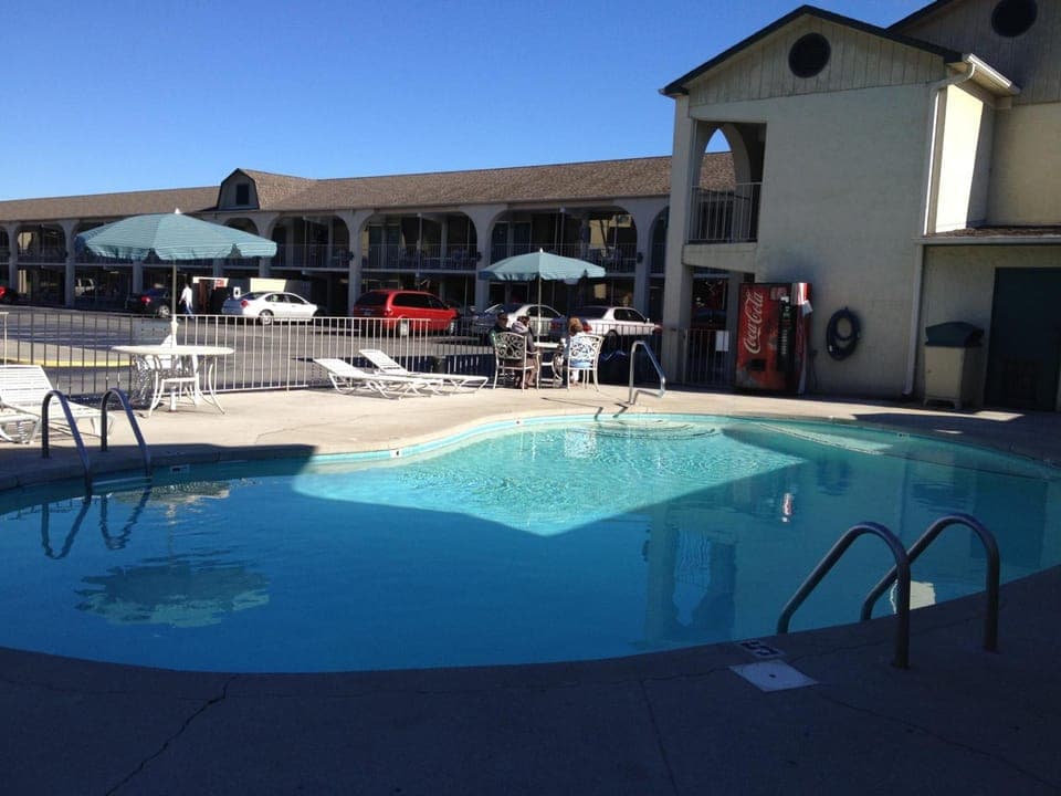 Swimming pool