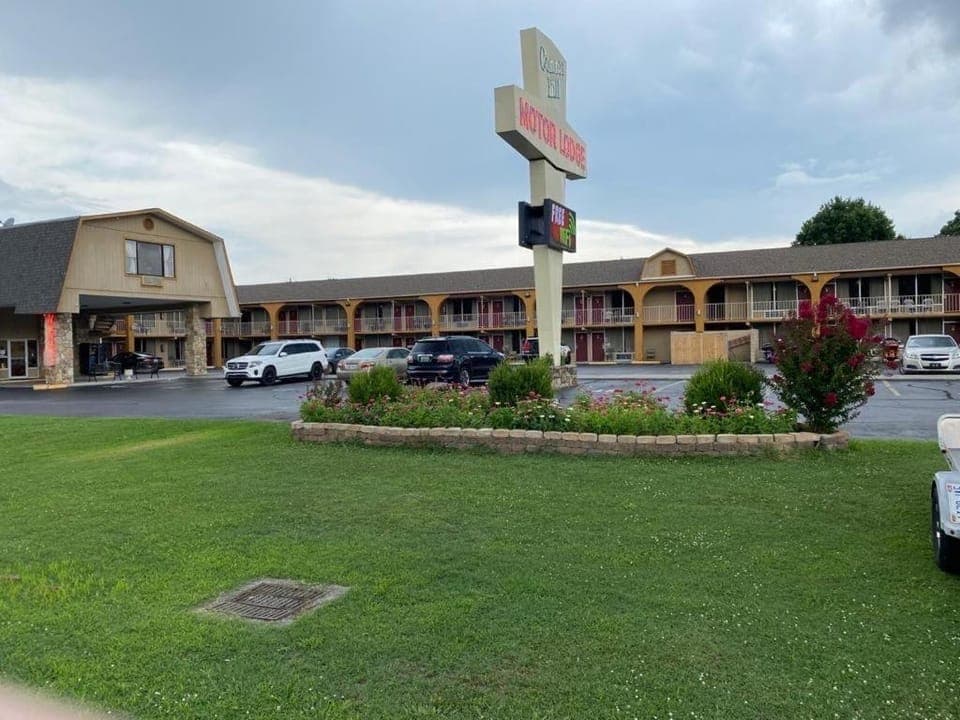 Conner Hill Motor Lodge Motel in Pigeon Forge
