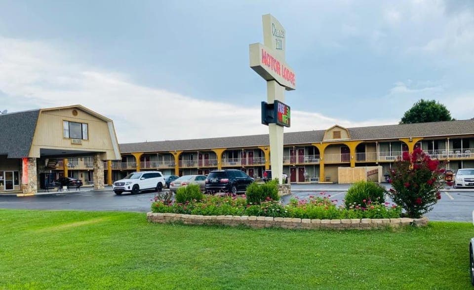 Conner Hill Motor Lodge Motel in Pigeon Forge