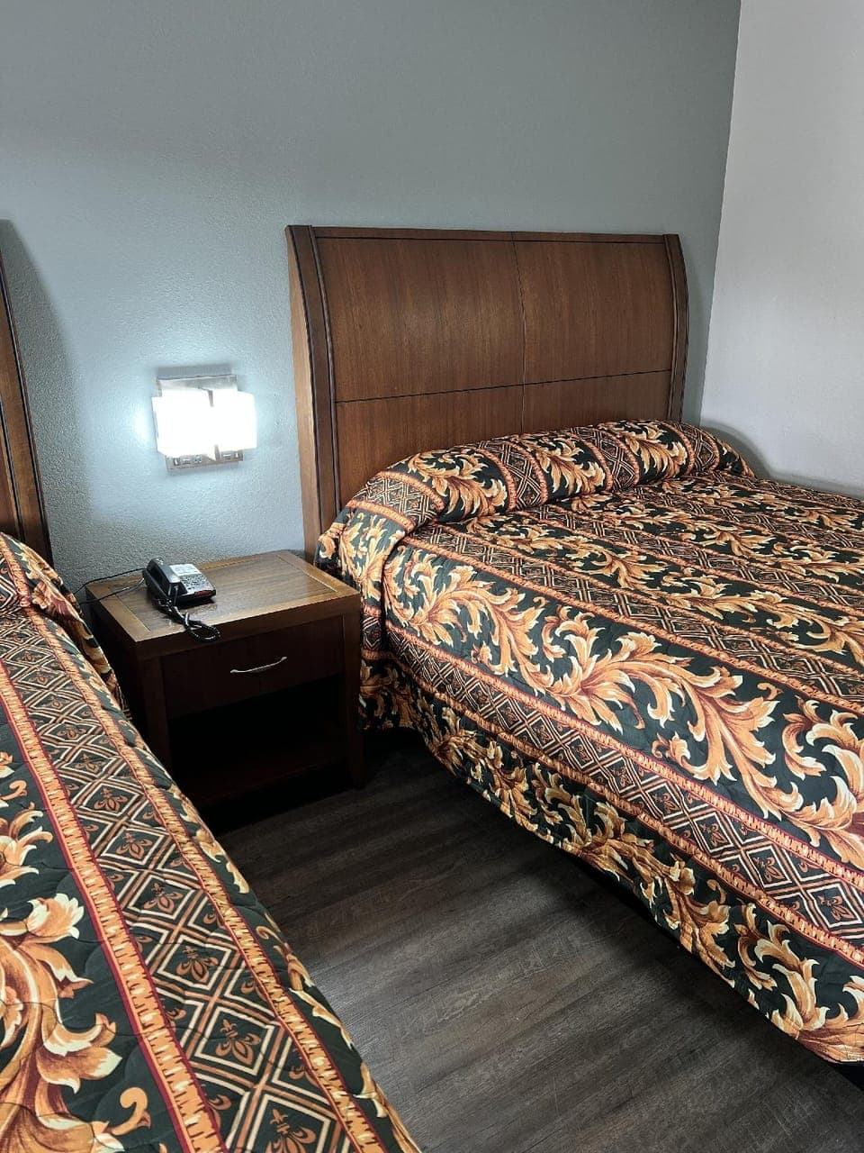 Royal Inn Hotel in Cleveland