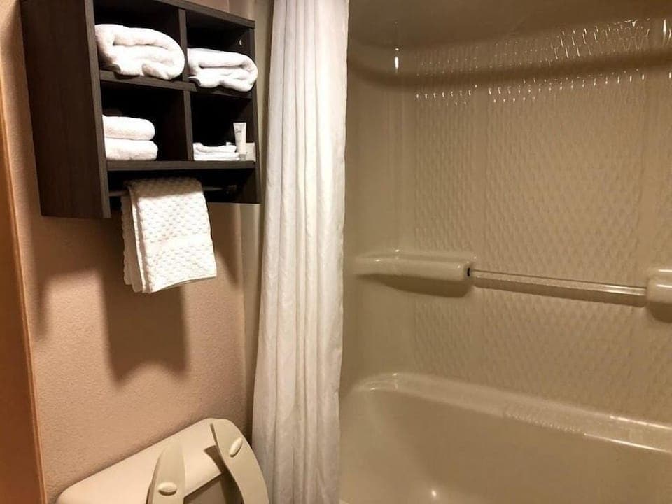 Legacy Inn Sumner Hotel in Gallatin