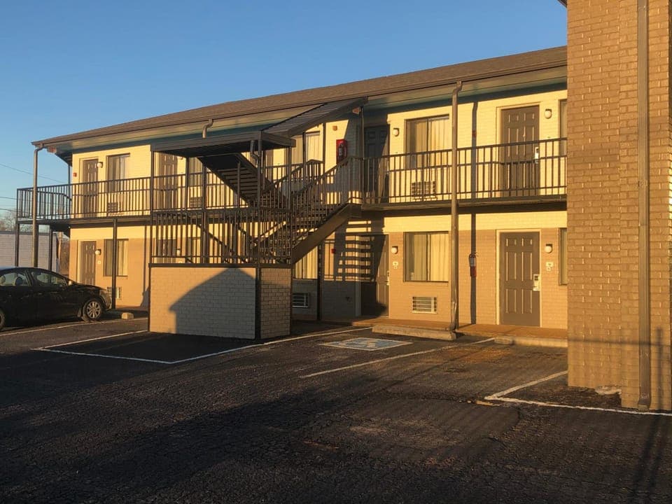 Savannah Lodge Motel in Tennessee