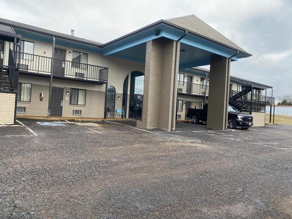Savannah Lodge Motel in Tennessee