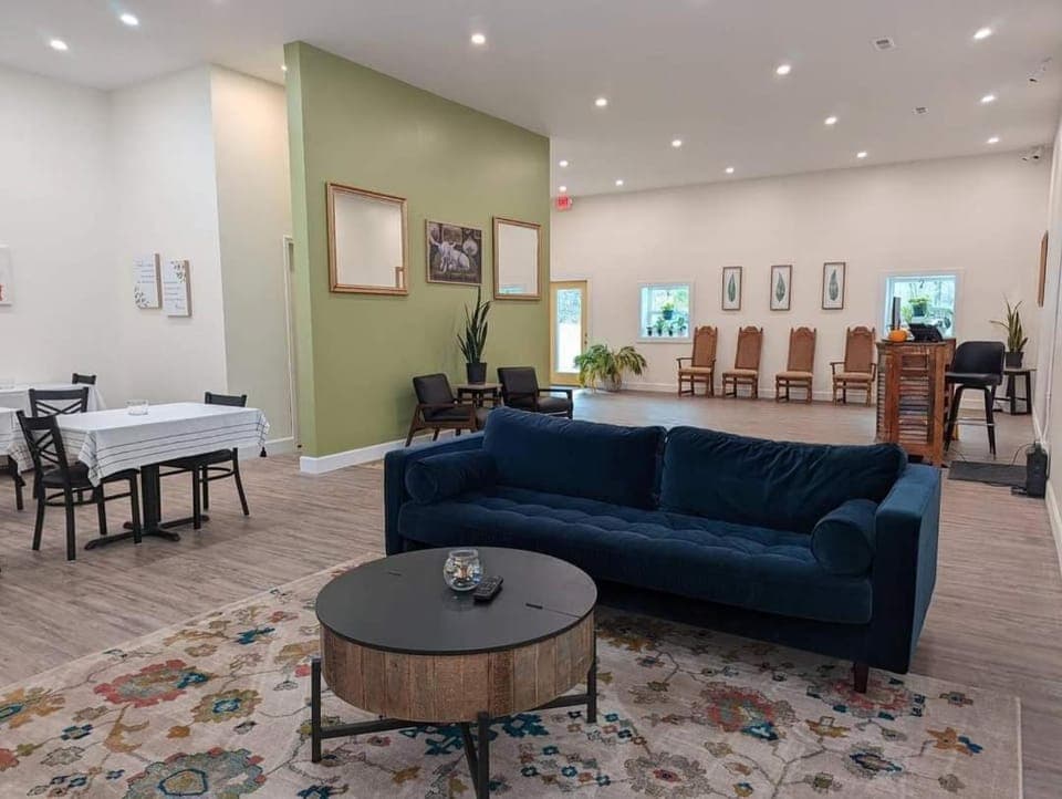 Shared lounge/TV area