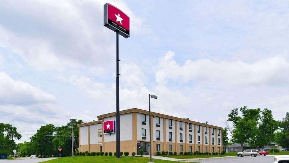 Magnuson Hotel Nashville North Hotel in Goodlettsville