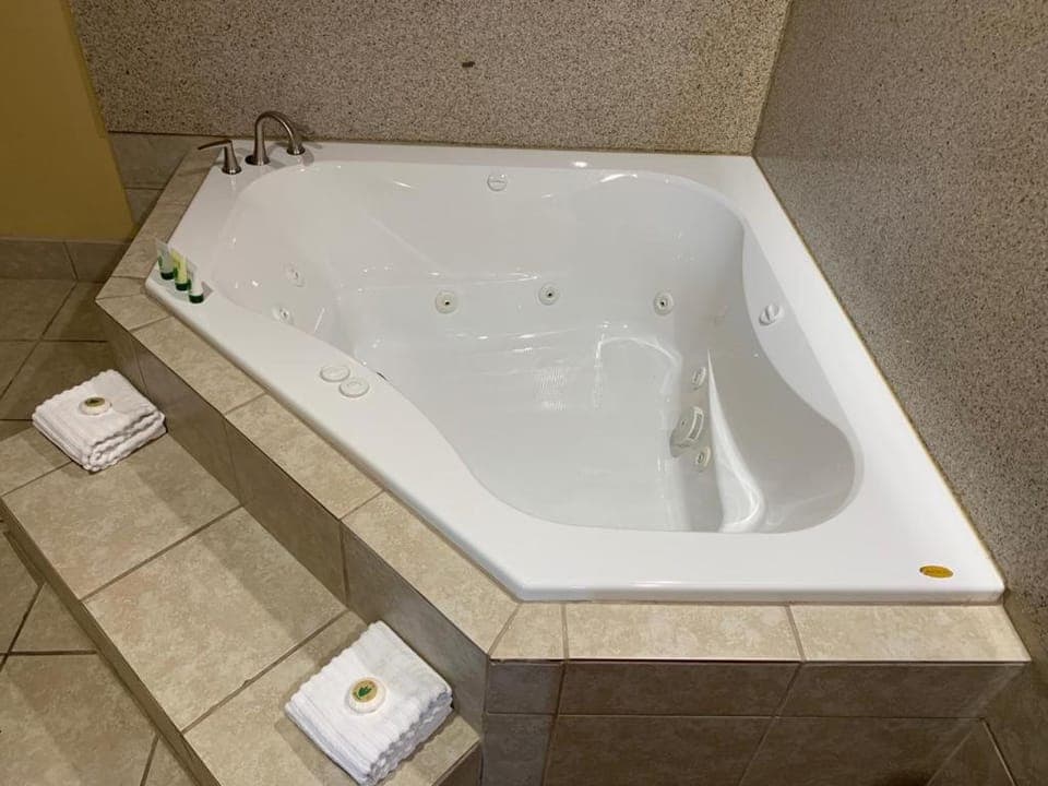 Hot tub