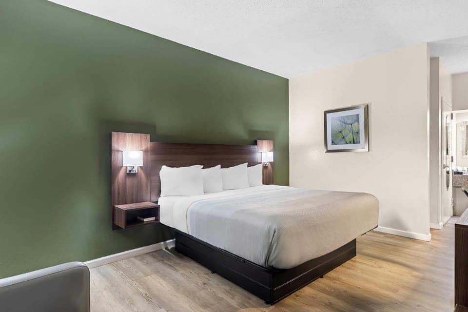 Guestroom