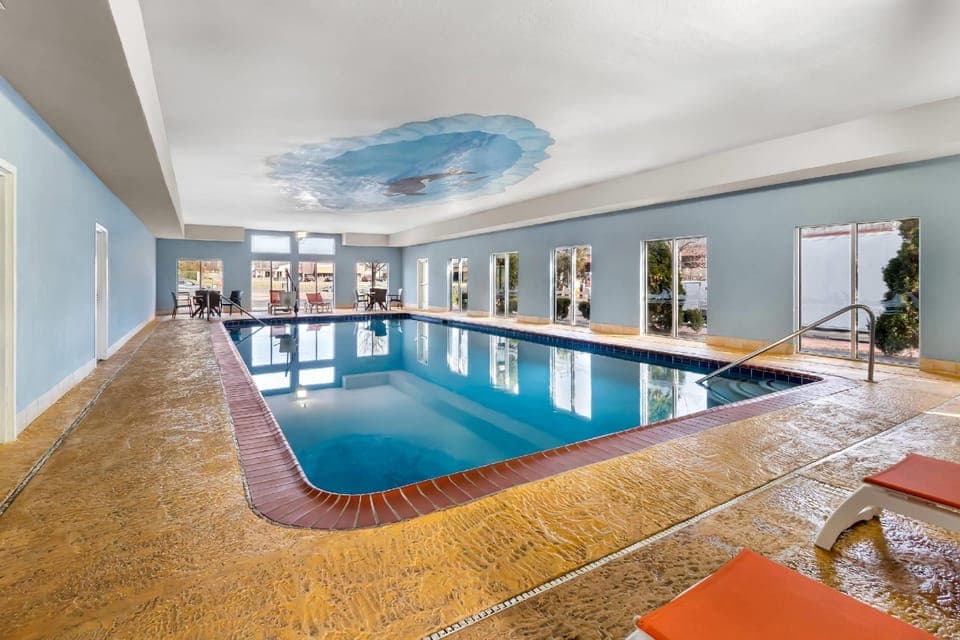 Swimming pool