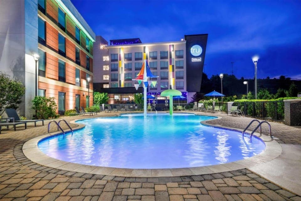 Swimming pool