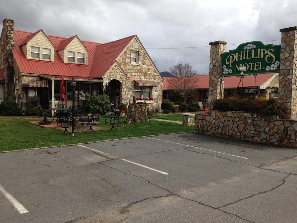 Phillips Historic Motel & Cottages Motel in Robbinsville