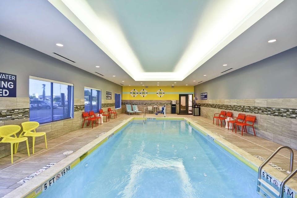 Swimming pool