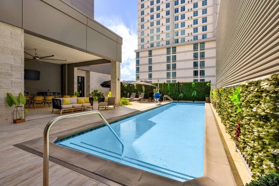 Swimming pool