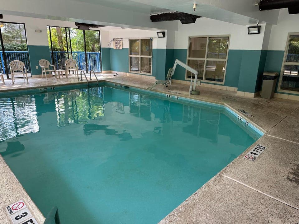 Swimming pool